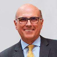 “Más allá de nuestros roles”