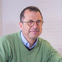 “Es como un niño de octavo básico”